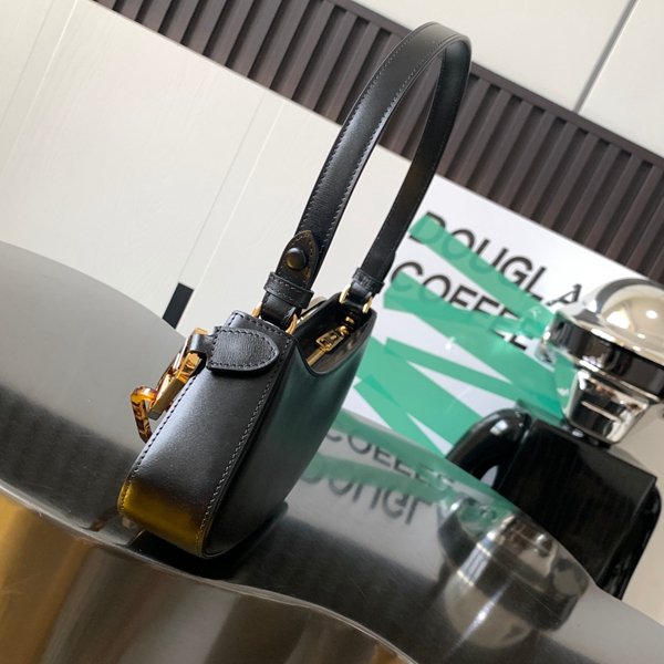 スーパーコピーブランドバッグ背面デザイン